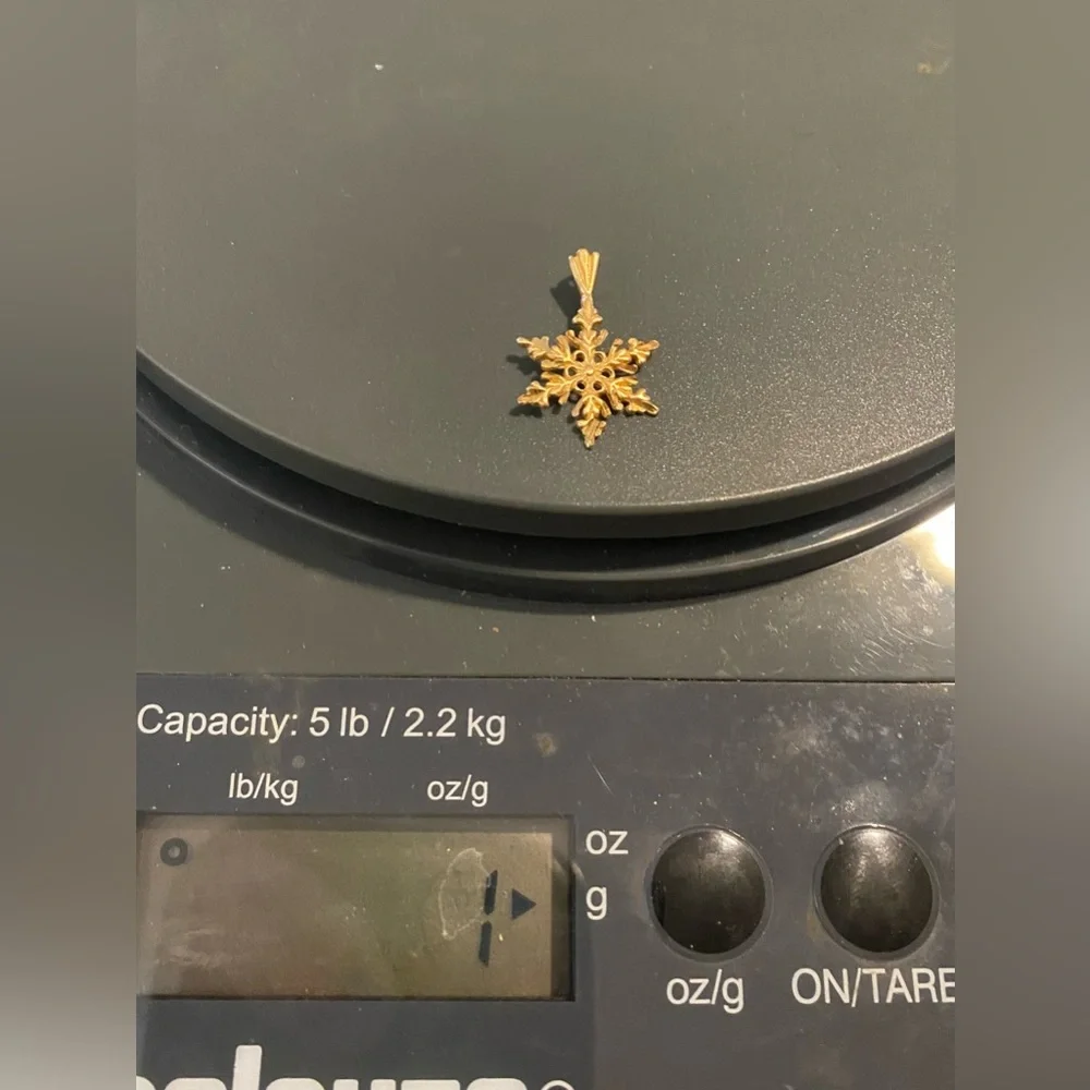Snowflake Necklace Pendant Yellow 14K Karat Gold Small 1” Charm Estate - Picture 7 of 7